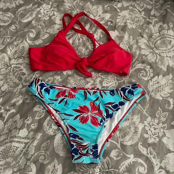 CUPSHE BATHING SUIT ♥️♥️ - Picture 2 of 7